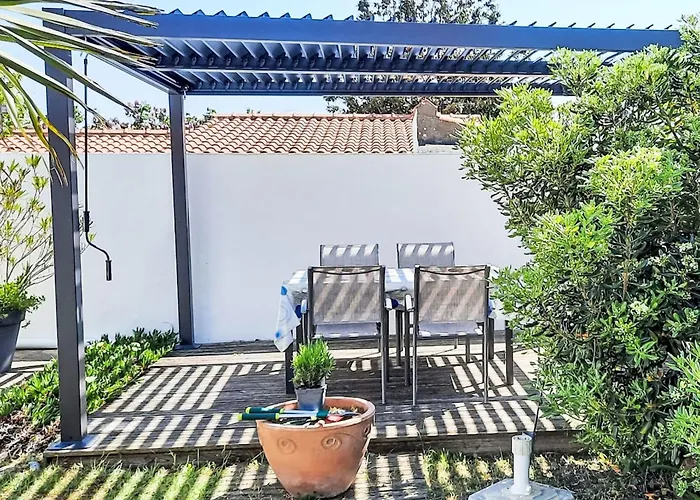 Charme De La Liniere By Interhome